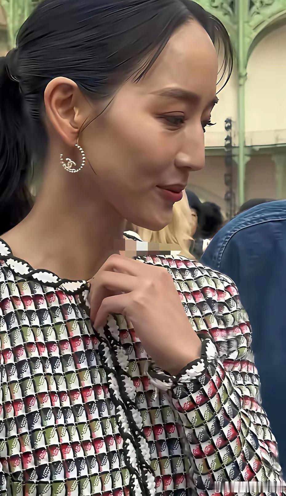 张钧甯这一看就体脂率很低，是不是跑步跑太多了的缘故 ​​​