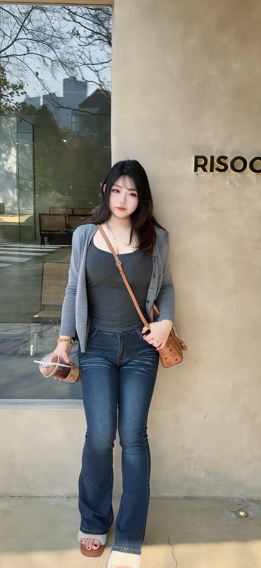 只是看著你的侧脸发呆就很幸福了牛仔裤 搭配