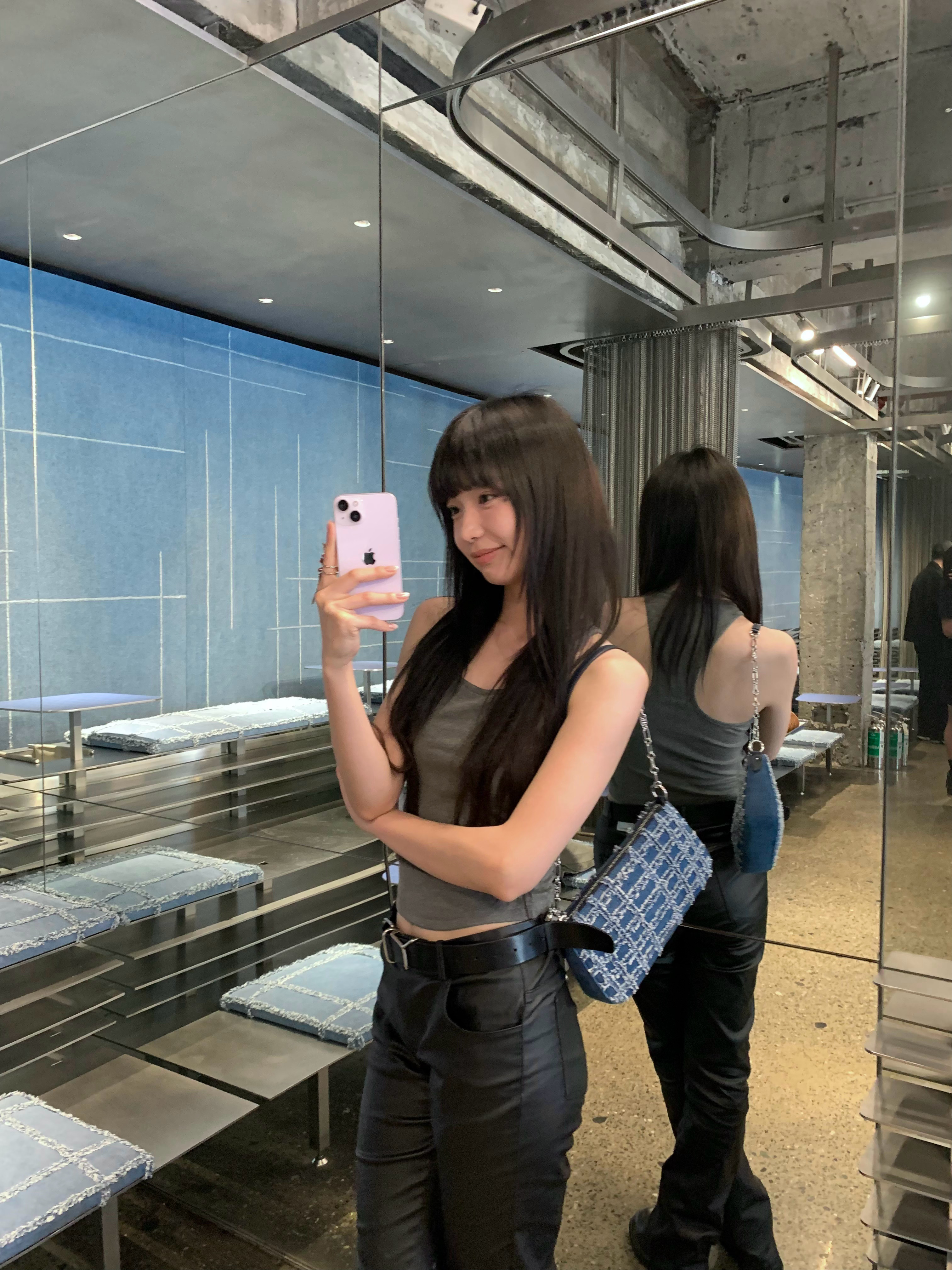 跋山涉水去上海拍的美女打卡照^_− ​​​