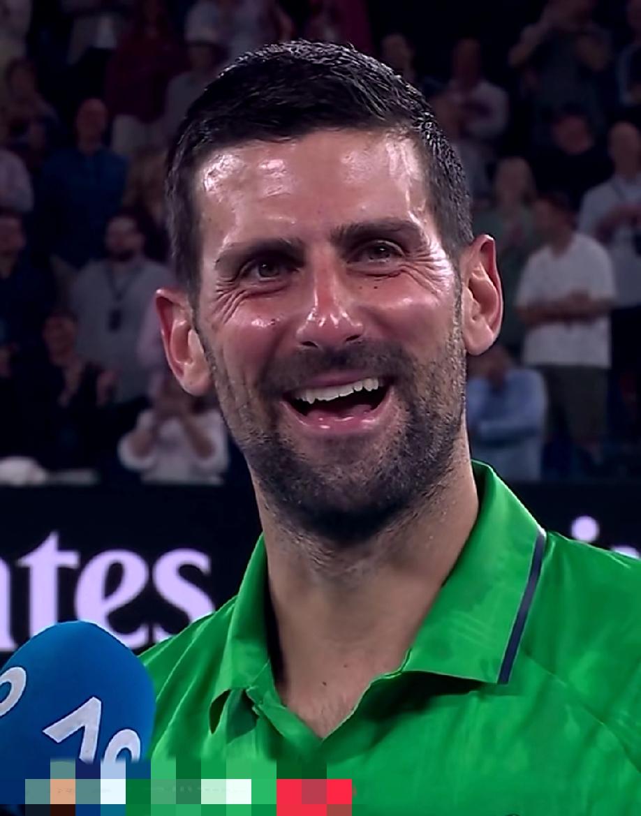 德约3:2击败辛纳，和阿卡成功会师决赛。
在赛后的采访中，他表示:赢“辛卡”他们