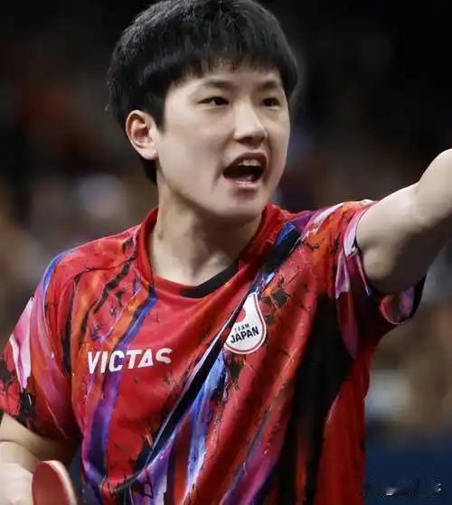 张本智和真是没有一顿骂是白挨的！男双赛场国乒以4:2拿下日本，第三局经过一番鏖战