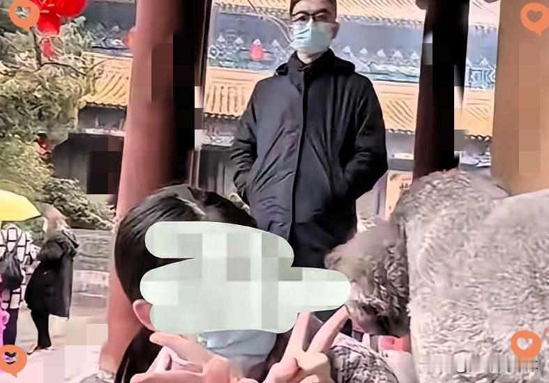 胚胎男的第一个噩耗来了！
​据知情人透露，
​胚胎男早就偷偷申请了香港人才引进计