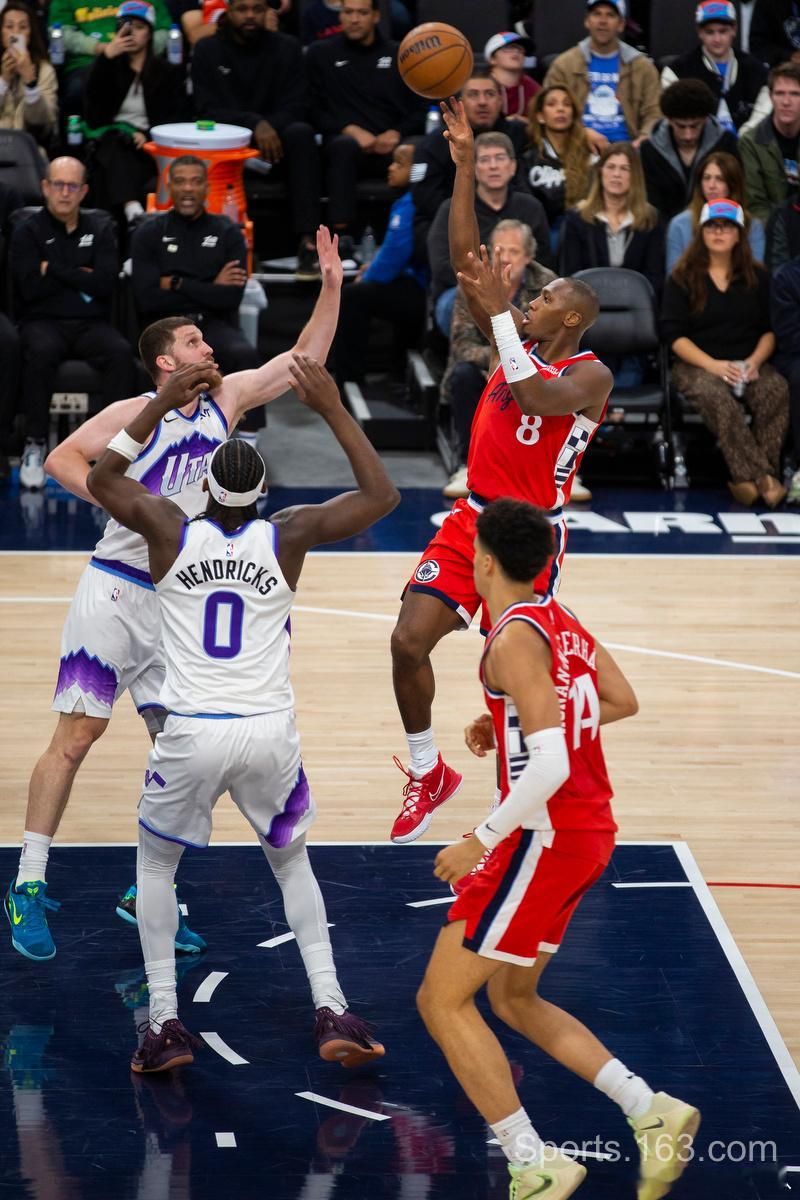 快船六连胜 伦纳德最近这状态太爆了！全场出战39分钟，29投16中，三分球16中