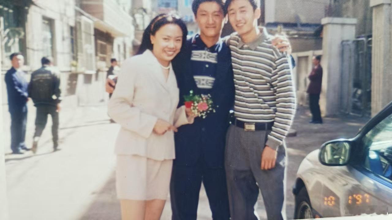 大约28年前的我和表哥表姐。 ​​​