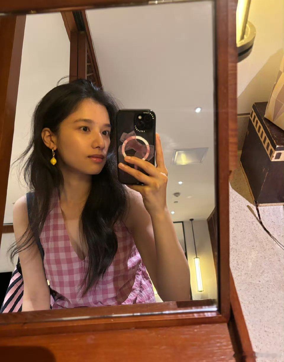 理性讨论，张婧仪是不是从95花掉队了？电视剧集均才400和集均700，奥斯卡同班