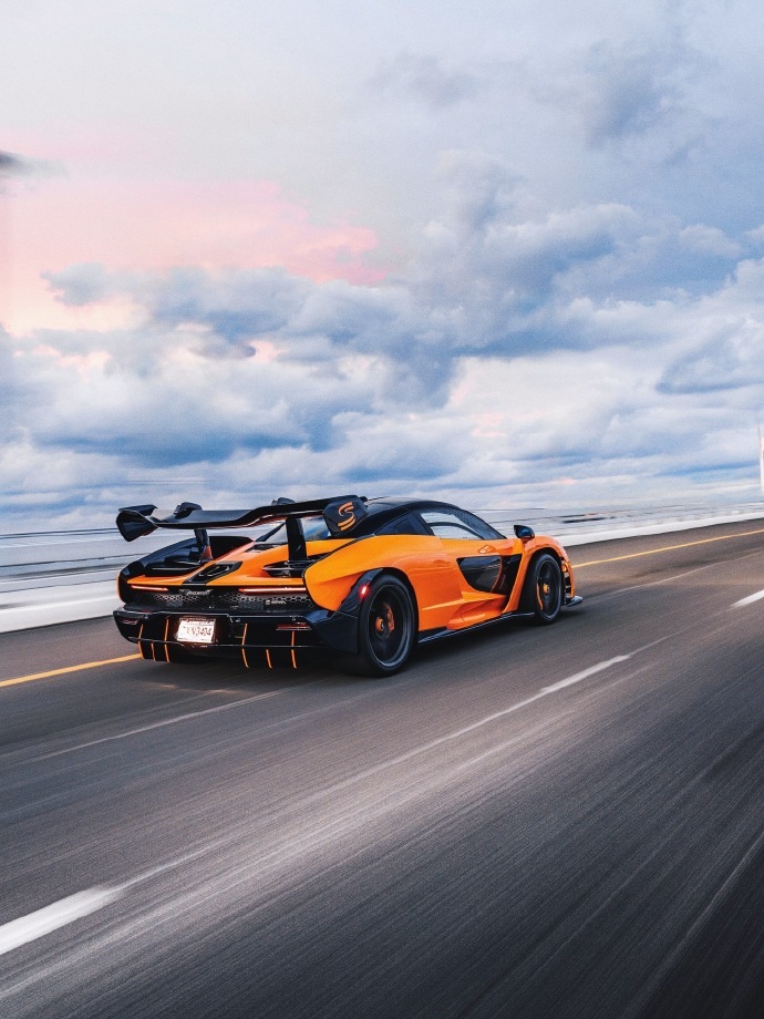 Papaya Spark Orange McLaren Senna。一辆价值20