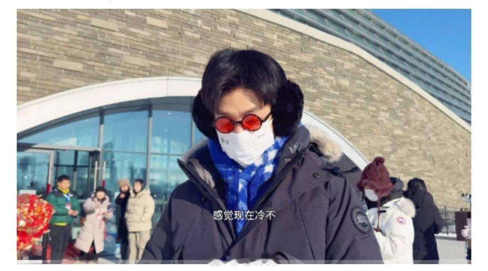 屈狗穿的，还是这件羽绒服吧？6年了……. 