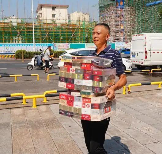 明天又到订烟时间
打开烟草订货平台
粗略一看
今年高端口粮少之又少
市场行情大家