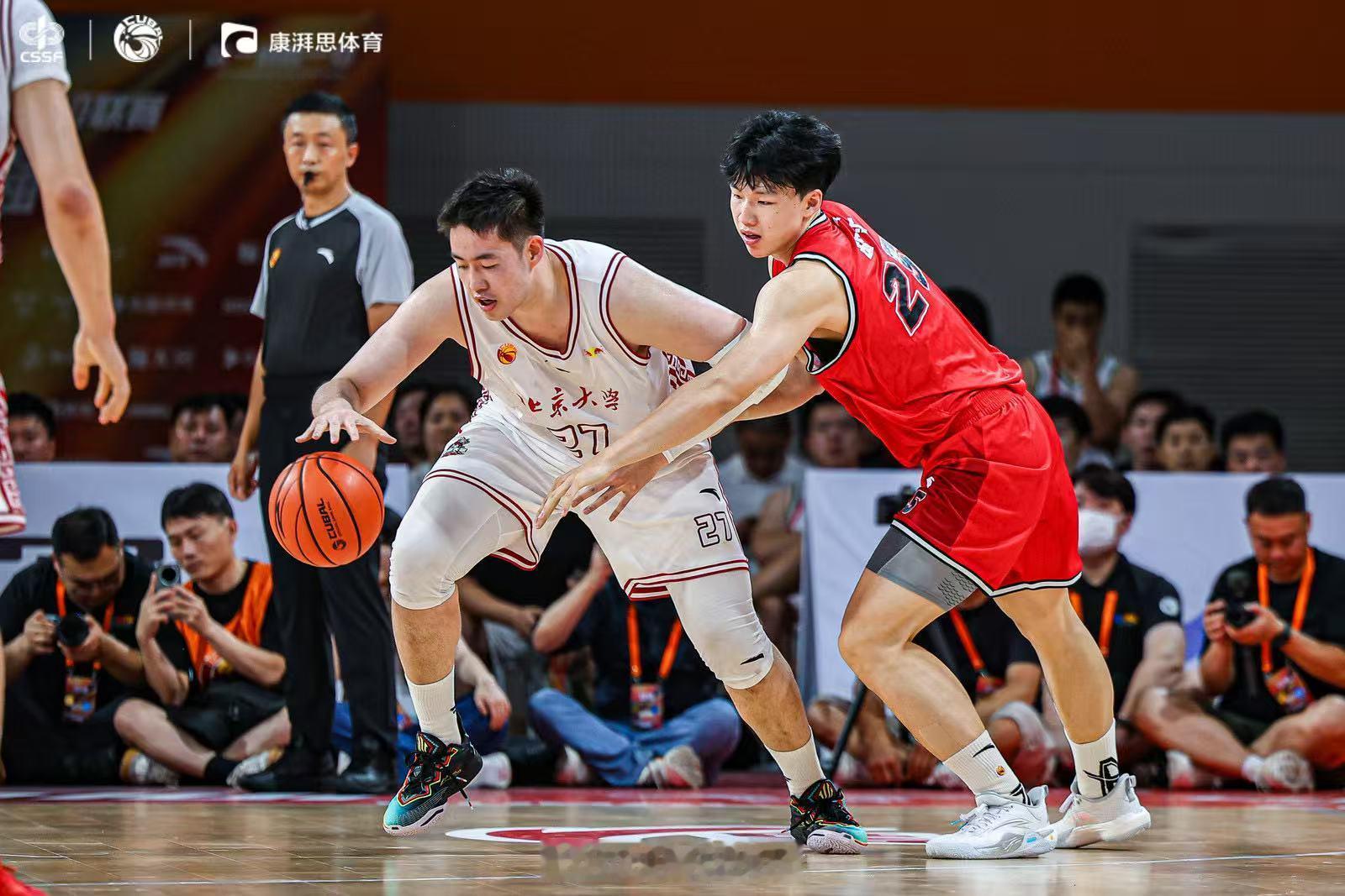 据探长了解，北大男篮李苑鑫前往福建男篮试训，且他目前只有试训这一支球队的计划。2