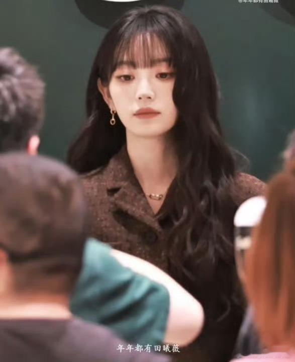 田曦薇冷脸大小姐 妈妈级别的美貌嘿嘿，我们田曦薇，冷脸小田完全戳中我的点[舔屏]