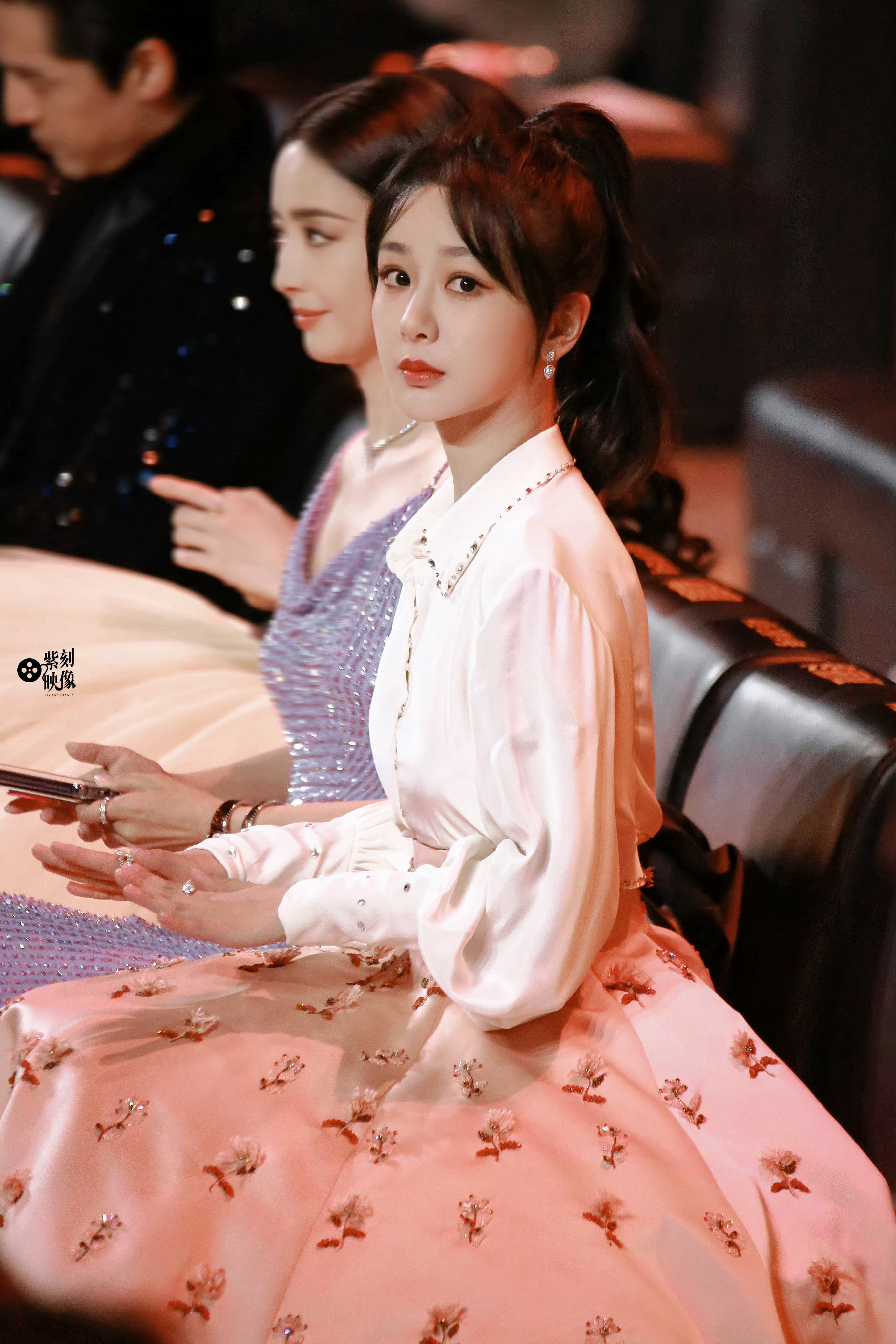 #杨紫[超话]# 愿你双眼清澈明亮愿你双手拥抱快乐愿你永远满心温暖图 cr #1