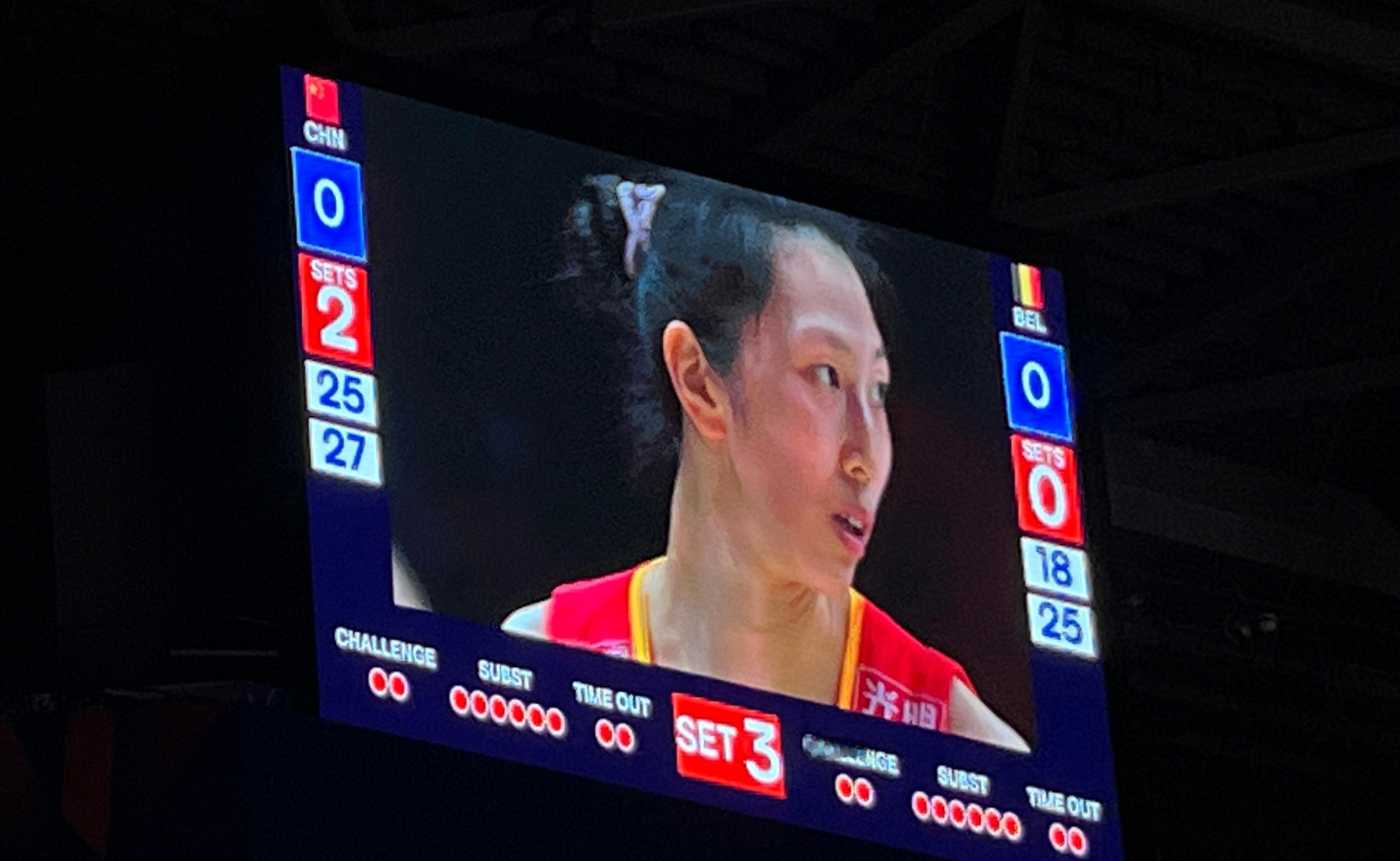 中国女排vs比利时队中国女排2-0比利时队暂时领先 目前中国队vs比利时队的比赛