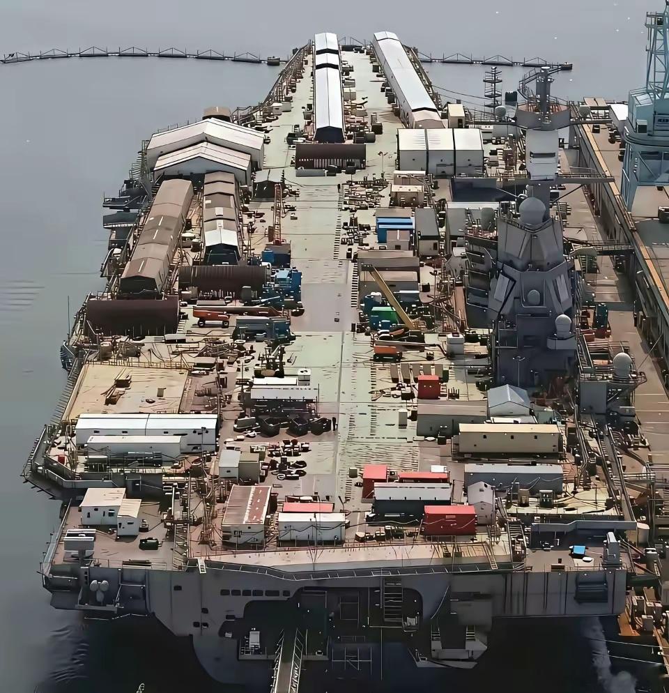 建造中的美国肯尼迪号航母，2011年开工，已过去14年，高情商说法是“慢工出细活