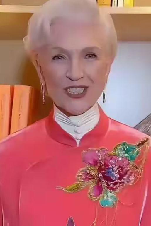 突发！世界首富马斯克的母亲梅耶，在社交媒体上公然表态：中国在公路、隧道、建筑、基