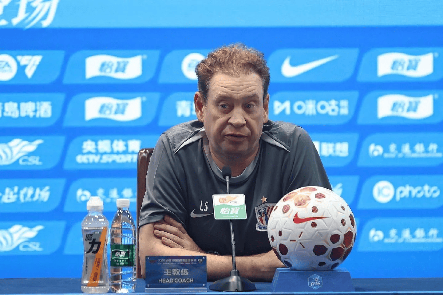 斯卢茨基：米内罗肌肉伤近三年都有，球队的伤病没有共性