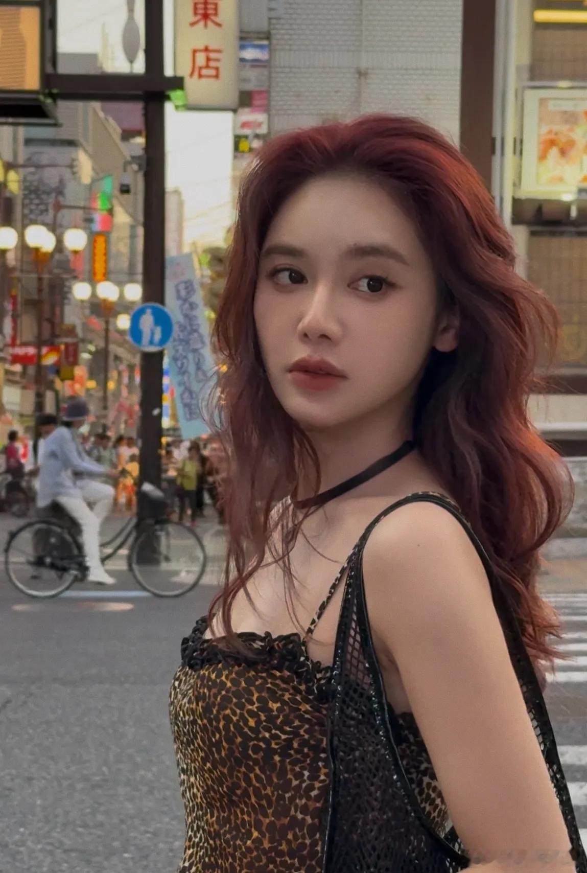 关注娜姐的第2876天[奸笑]
美娜 娱乐