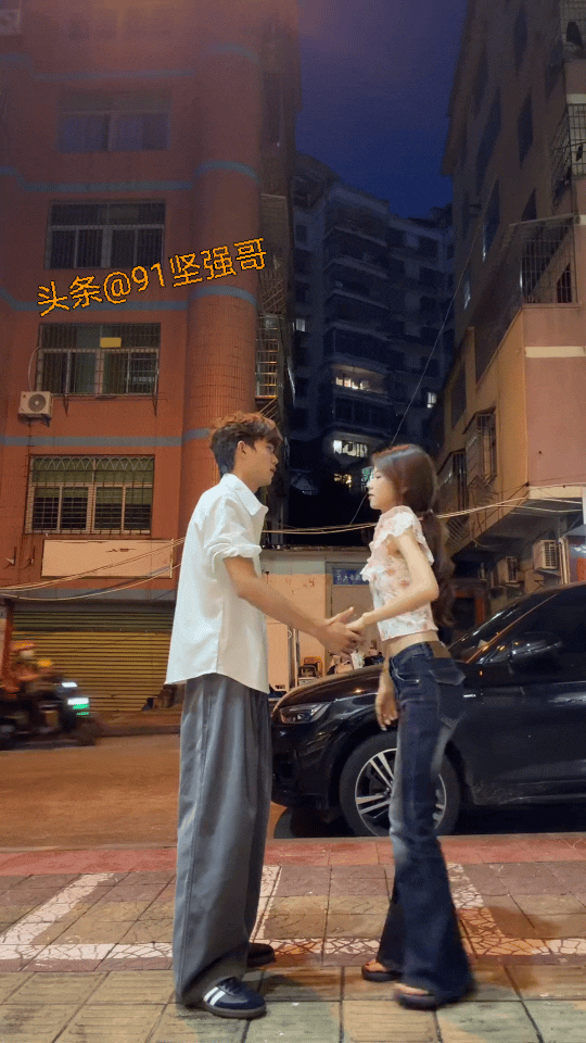 你也太虚了！这么瘦的女朋友都抱不起来