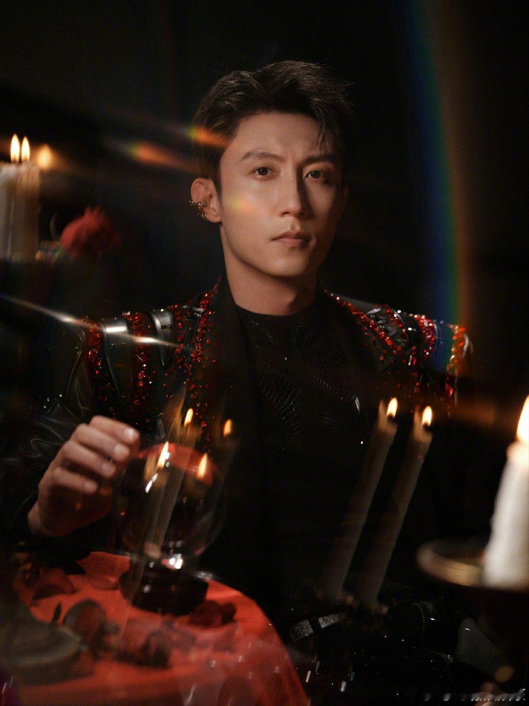 谁？上哪去？？？是不是明星里第一个上太空的黄景瑜 太空旅游