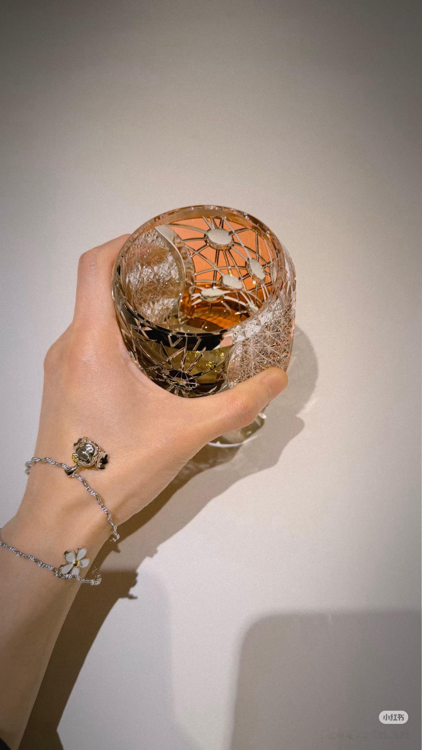 宝宝！我今晚失眠还没睡 结果看到你发动态啦想你