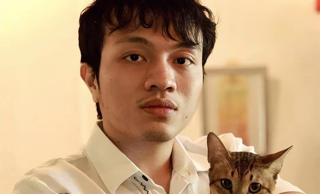 想杀鸡儆猴踢走刺头议员，结果母亲高票接班狠狠打脸马科斯！
        菲律宾