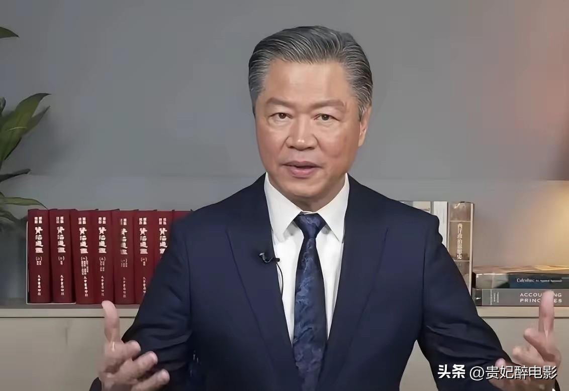 自从中国停止进口菲律宾香蕉，菲律宾香蕉协会的负责人曾愤怒地表示：“中国断了 30