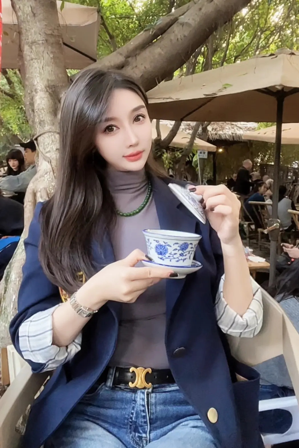 世界上没有不会哄人的男人，更没有所谓的直男，只是你在他心里不重要而已...