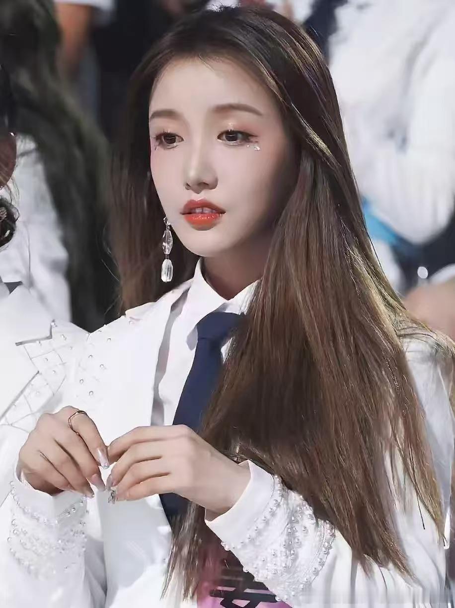 有些故事真的不是“坚持就能赢”的那种。姜贞羽在《无限超越班4》里讲到那段经历，太