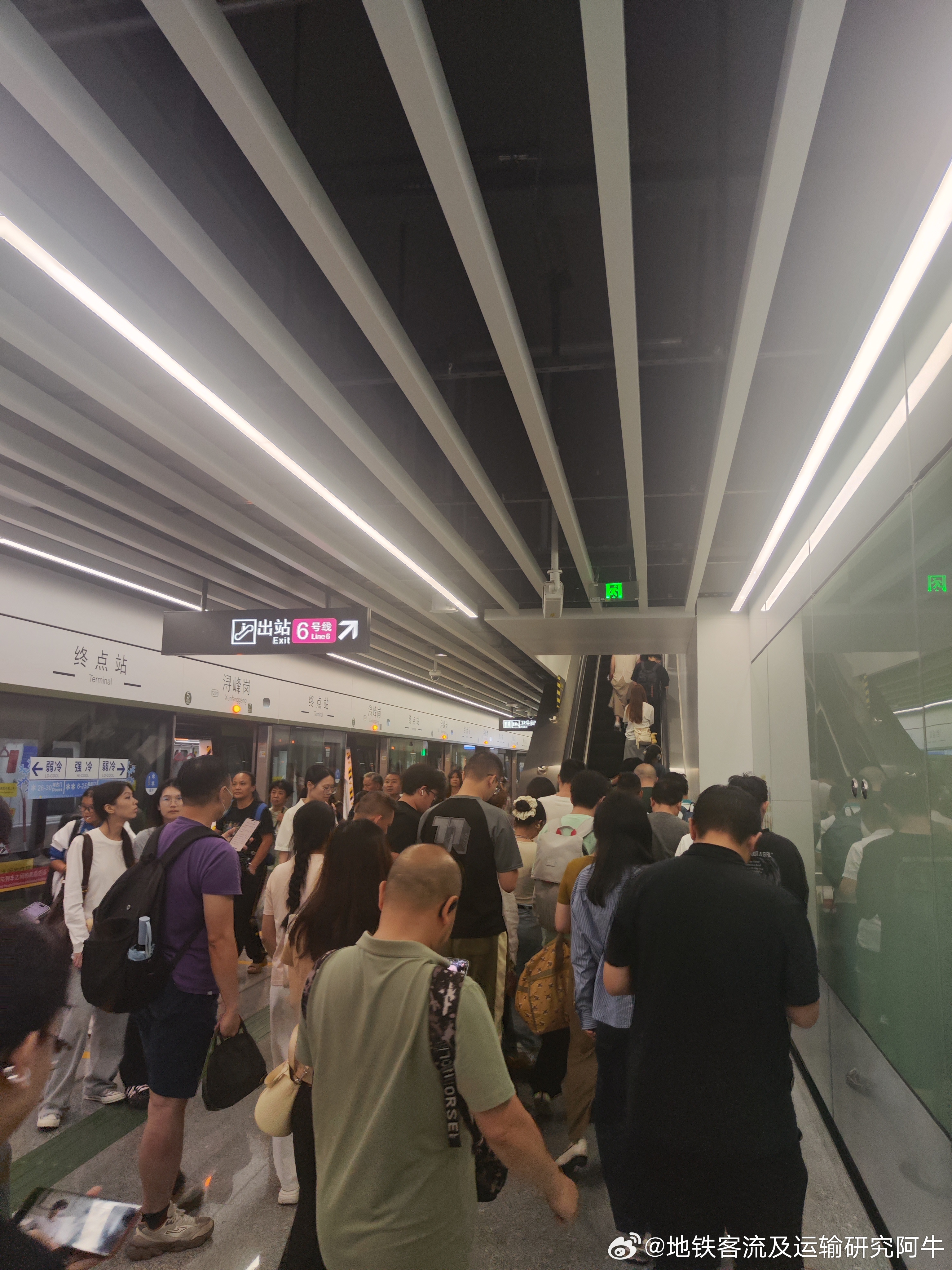 广州地铁 网友：2026.10.30，周五，P1：18点38分，广州地铁12号线