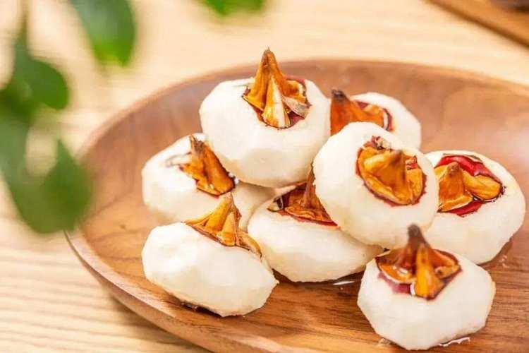 动不动爱上火，少喝水多补津液，2味小方，补津清积热
 
很多人一上火就猛喝水，但