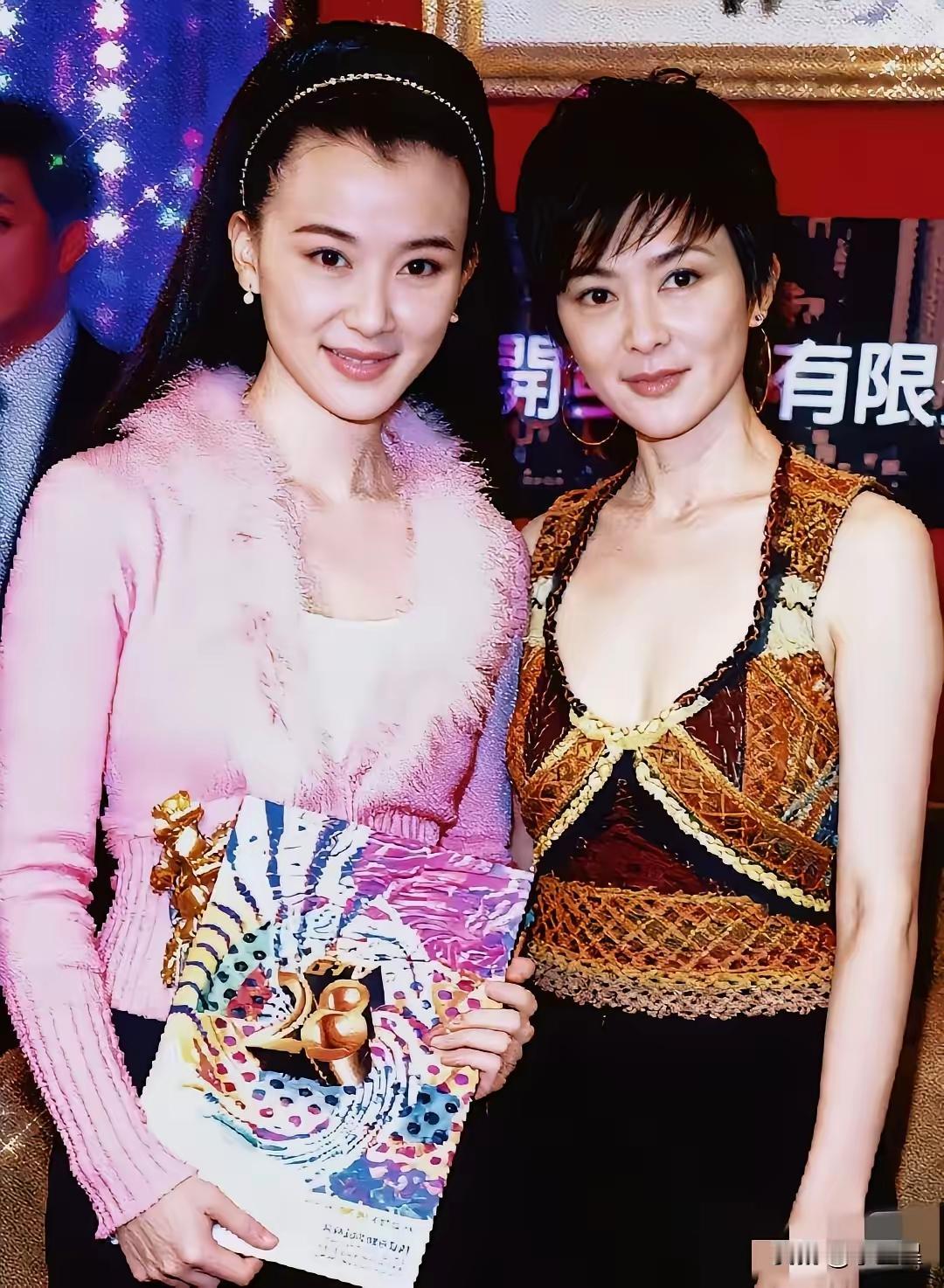 萧蔷与关之琳，一位是台湾第一美女，一位是香港第一美女，当二人同框时，究竟谁更具美
