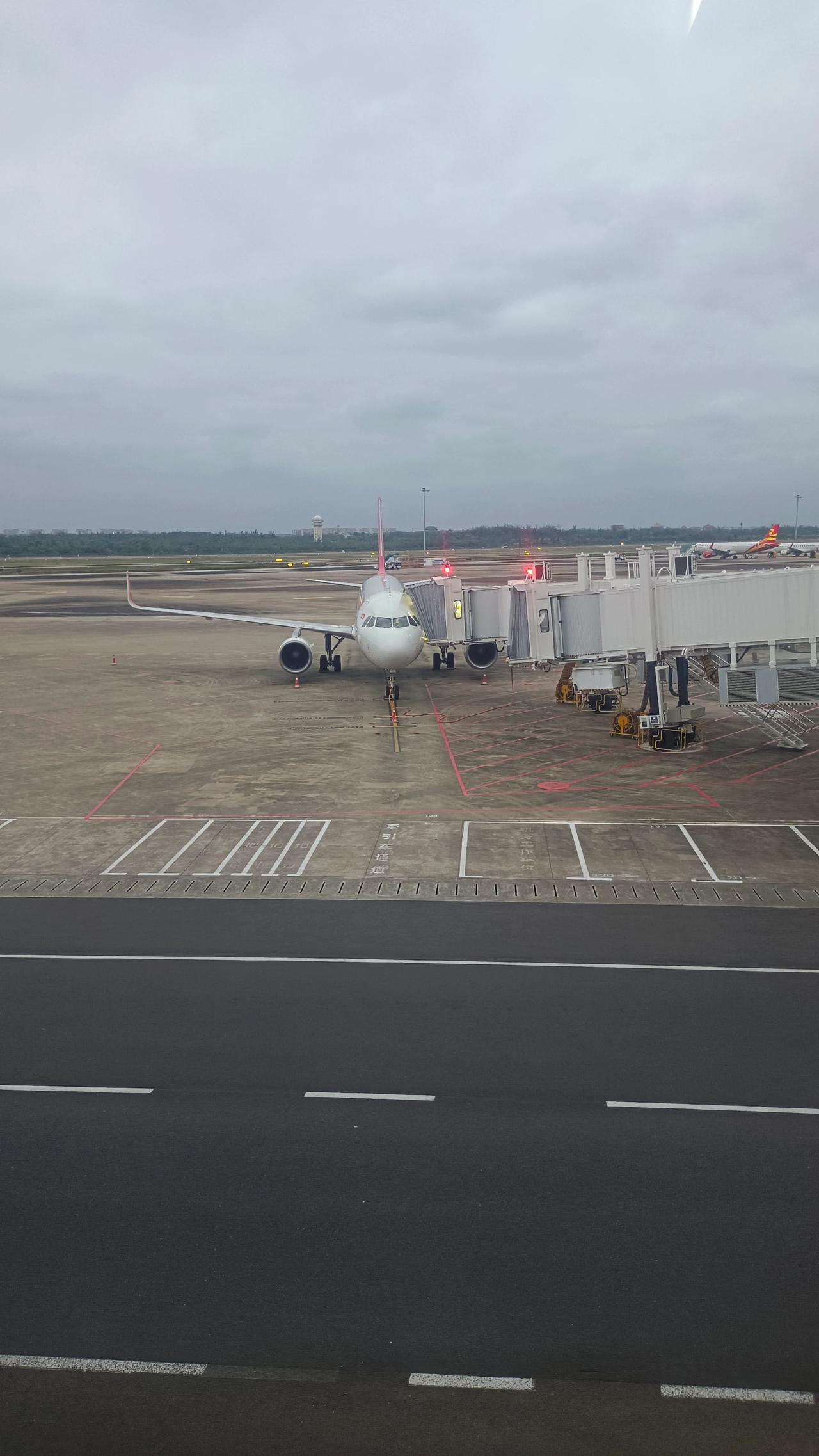 听说冷空气准备到达海南，赶紧回广西避寒
