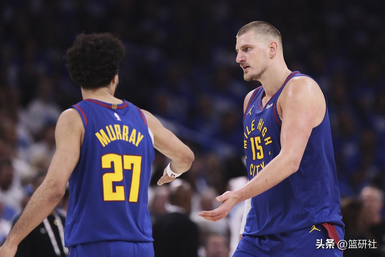 二月份至今6胜9负，约基奇基本和MVP说拜拜了，MVP将三选一

亚历山大:31