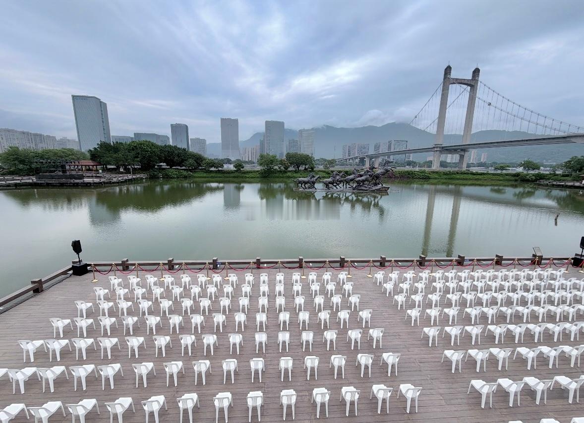 今晚的福州花海公园无人机烟花秀活动准备就绪 