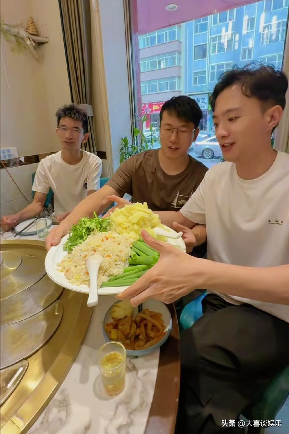 看美丽明天直播带货，给我气坏了，还没来得及下单，就突然下播了。

看到他们账号发