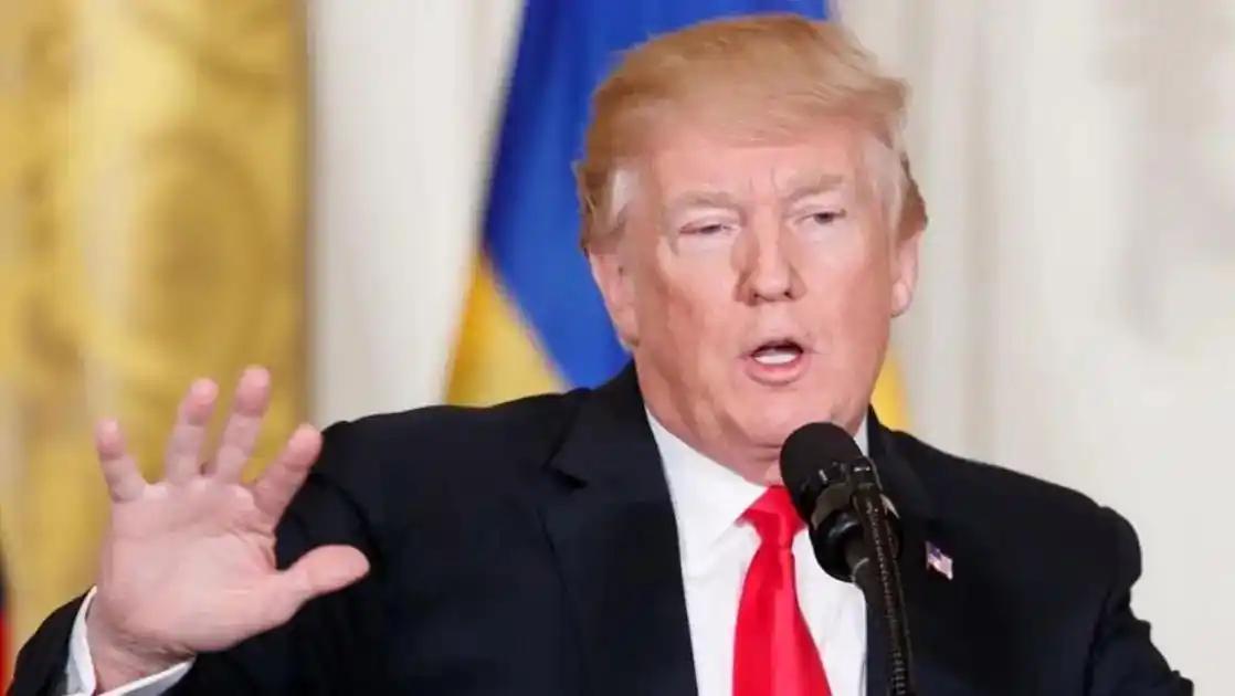 油价逼疯美国！特朗普停火，只为保住总统宝座.难怪特朗普急着和伊朗停火！不是被伊朗