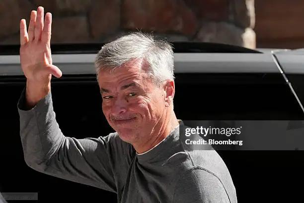【Tim Cook 与 Eddy Cue 一同出席太阳谷会议】Tim Cook 