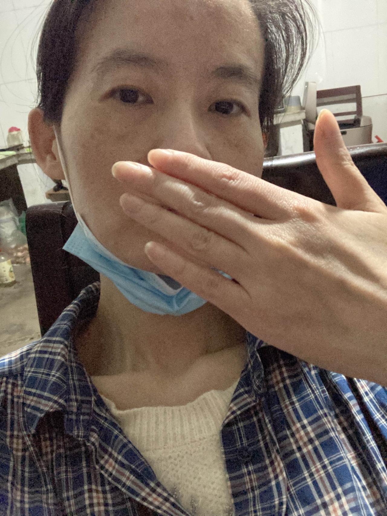 其实我平时在网上公布的照片还是选的好点的，没人喜欢看苦哈哈的照片。有时候没休息好