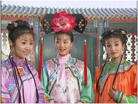 1、原版。
林心如、王艳和赵薇版。
这一款，清纯靓女，美不胜收！
2、港版
刘德