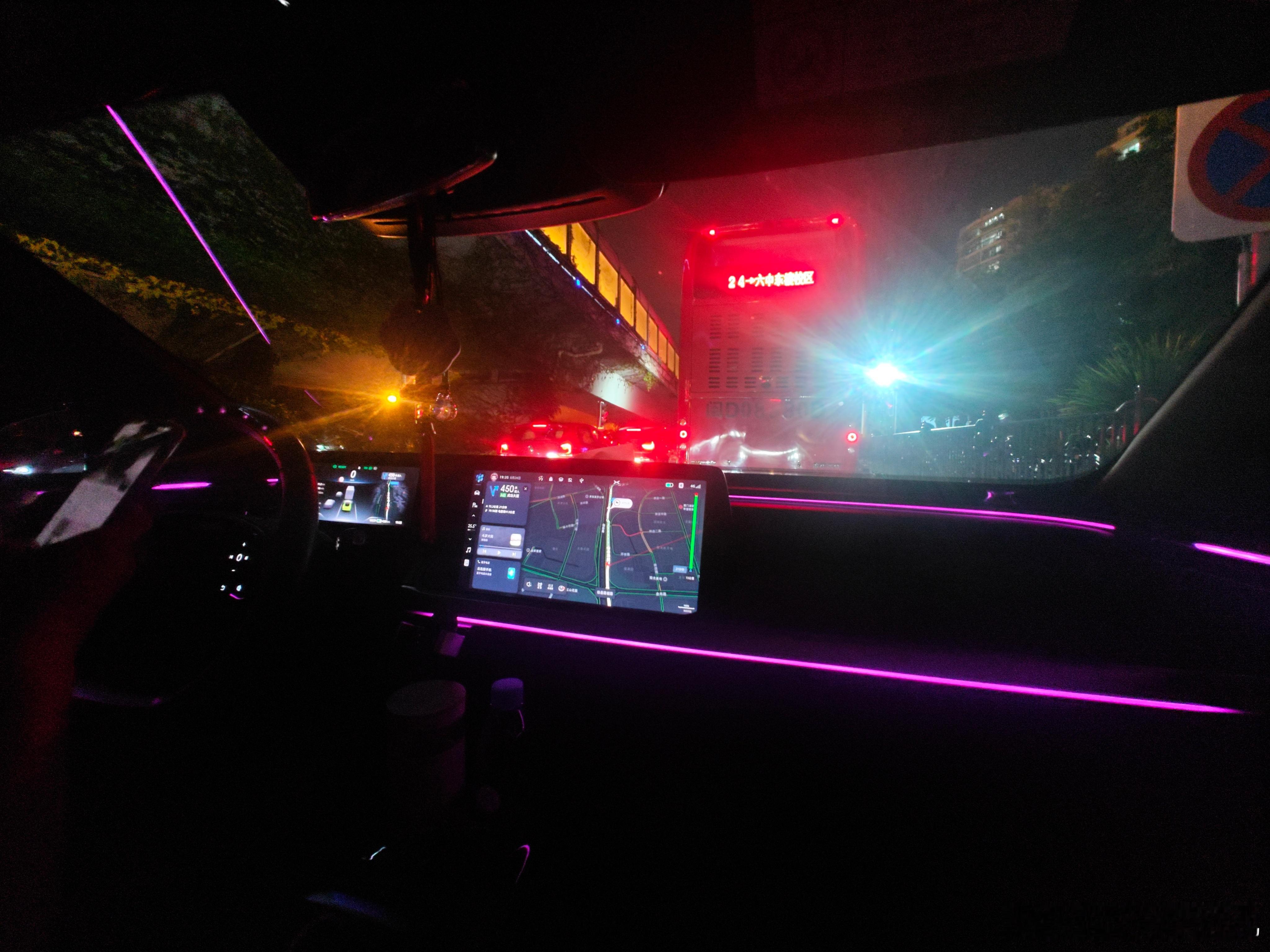 出发，去买台续航305的比亚迪小电车回来，卖个6万多应该没啥问题吧，你们猜猜是什