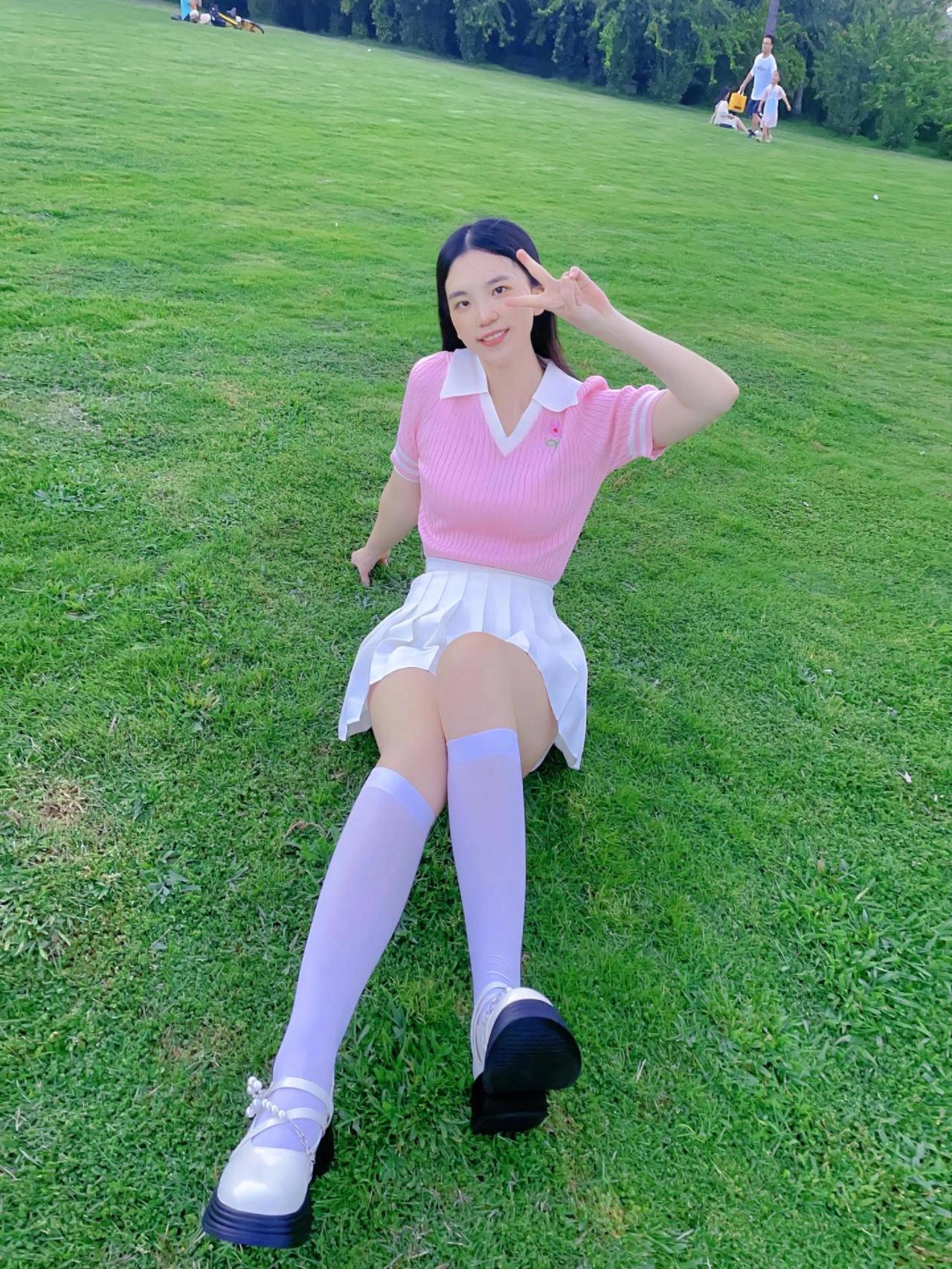 生活需要仪式感，就像平凡的日子需要一束光✨袜子穿搭 清纯甜美 黑丝 小腿袜