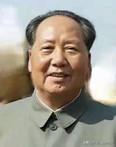 他不取一砖一瓦，却筑就九州方圆；
不谋寸土私产，却收复万里河山！
不用搜刮民财，