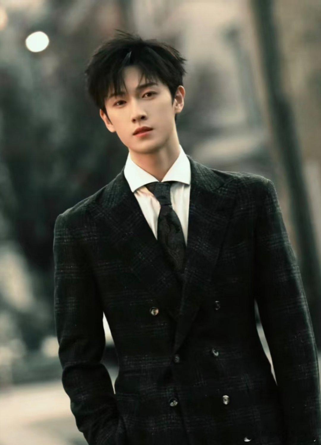 大胆的给我喊出来，95后首位10W云包场是谁？内娱首位宅斗剧爆成流量的男演员是谁