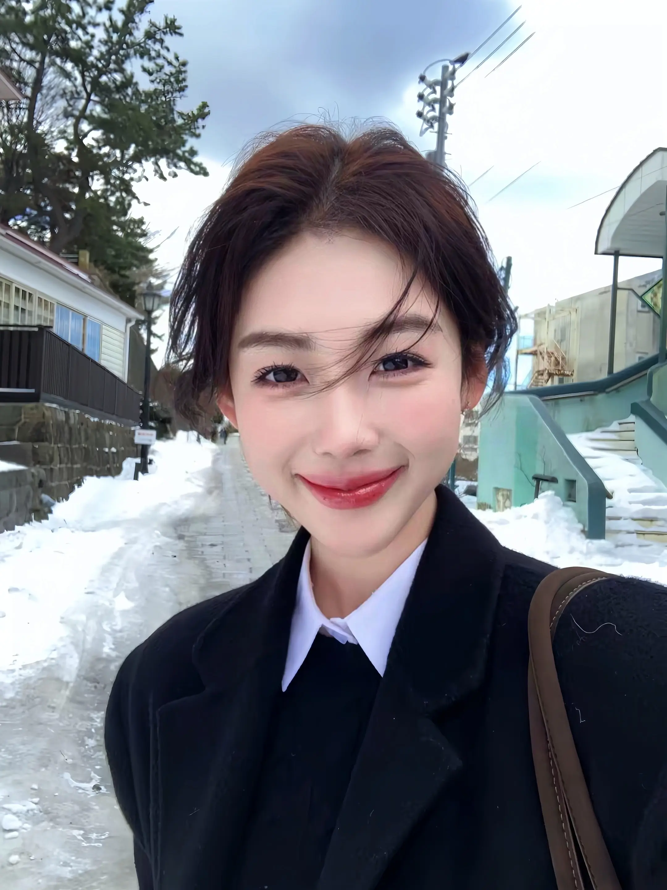我走的每一步都是为了远离过去 但我最舍不得的也是那些过去
