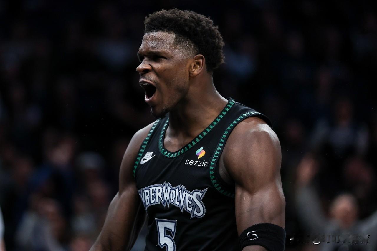 新狼王最后时刻攻防一体，关键三分反超，并且连续封盖抢断亚历山大，森林狼主场112