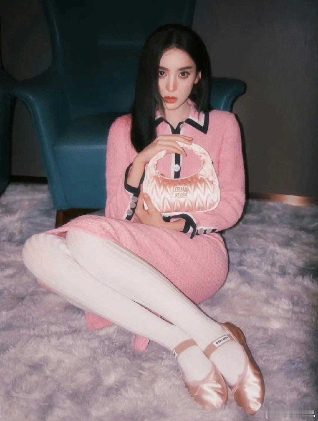 所以说娜扎是不是吊打一些小花的miumiu ​​​