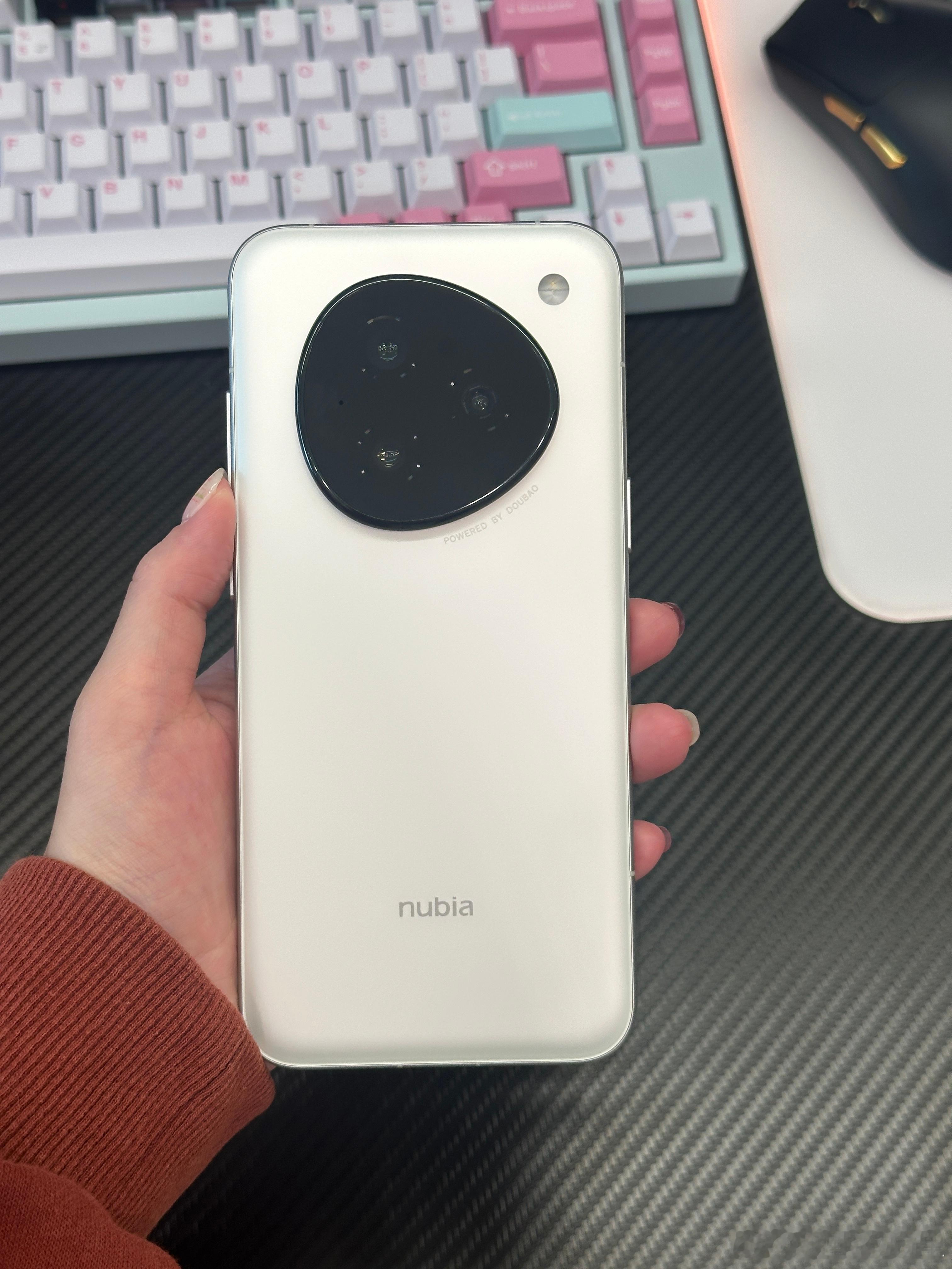 昨天买的豆包手机，今天就到了！准备做一期视频，大家有什么想了解的吗？ 