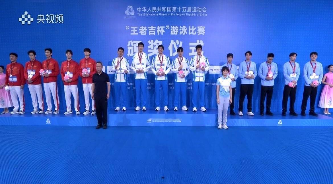 他今天在接力赛上的表现，让人有点操心。

虽然浙江队在首日拿下男子4×100米自