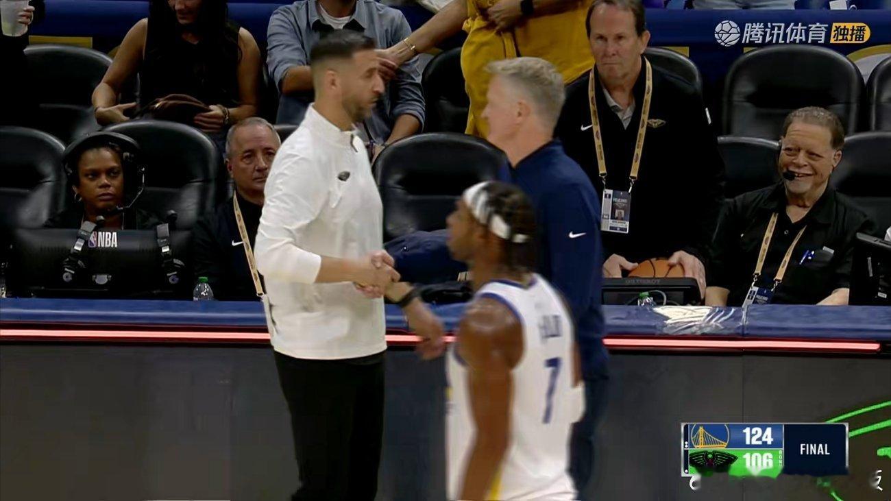 勇士客场124-106大胜鹈鹕，取得3连胜。穆迪32分8三分，库里手感不佳，11