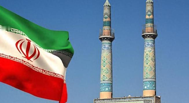 别再盯着伊朗的导弹了，最近他们干的一件事，比发射十枚弹道导弹还让美国和以色列挠头