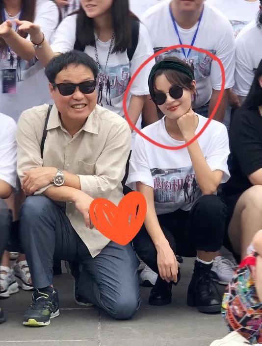 辛芷蕾被喊扶弟魔？

网友炸锅

她真被榨干？

一线女演员给弟弟买房买车再塞6
